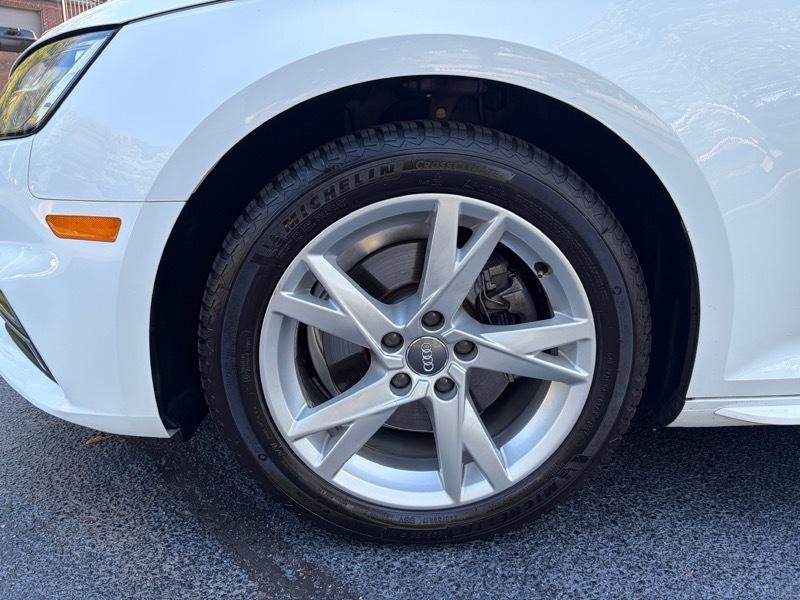 Audi A4 2.0T Premium Sedan 2018
