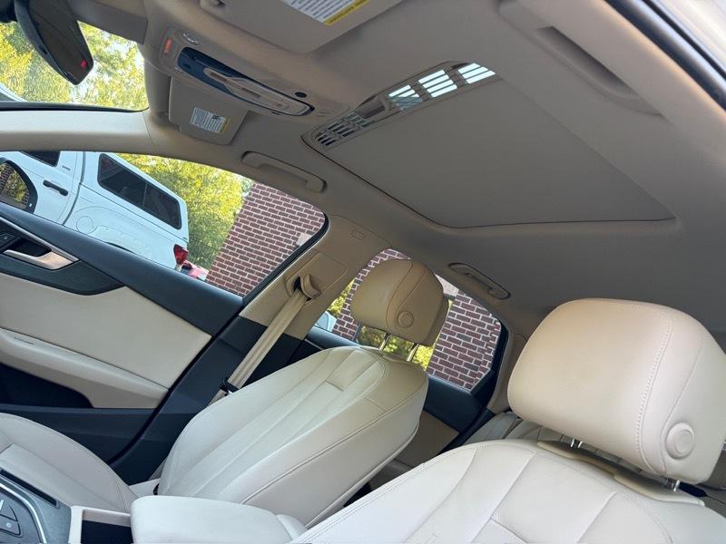 Audi A4 2.0T Premium Sedan 2018