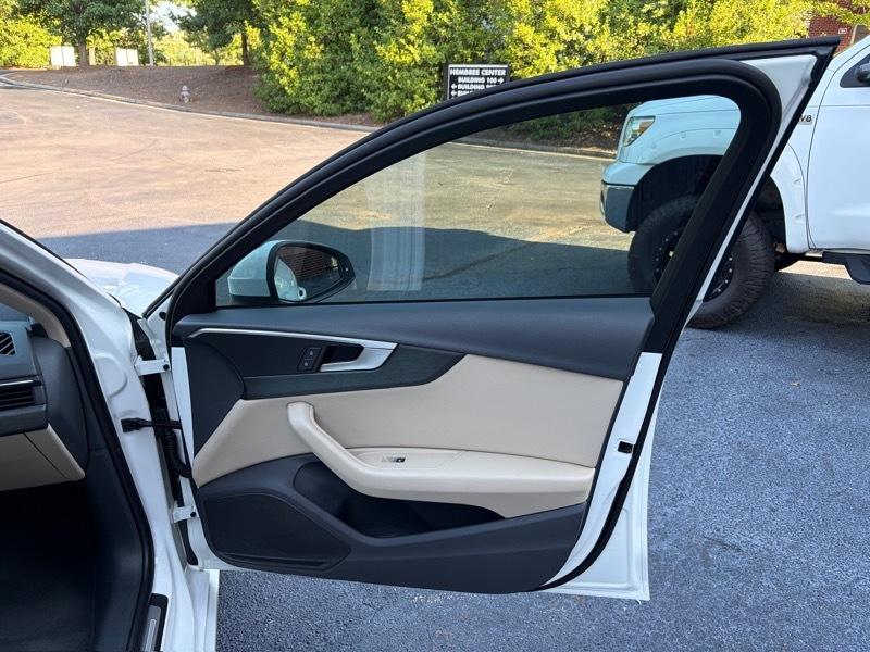 Audi A4 2.0T Premium Sedan 2018