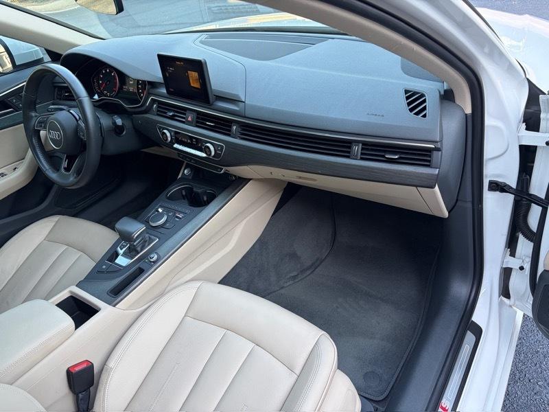 Audi A4 2.0T Premium Sedan 2018