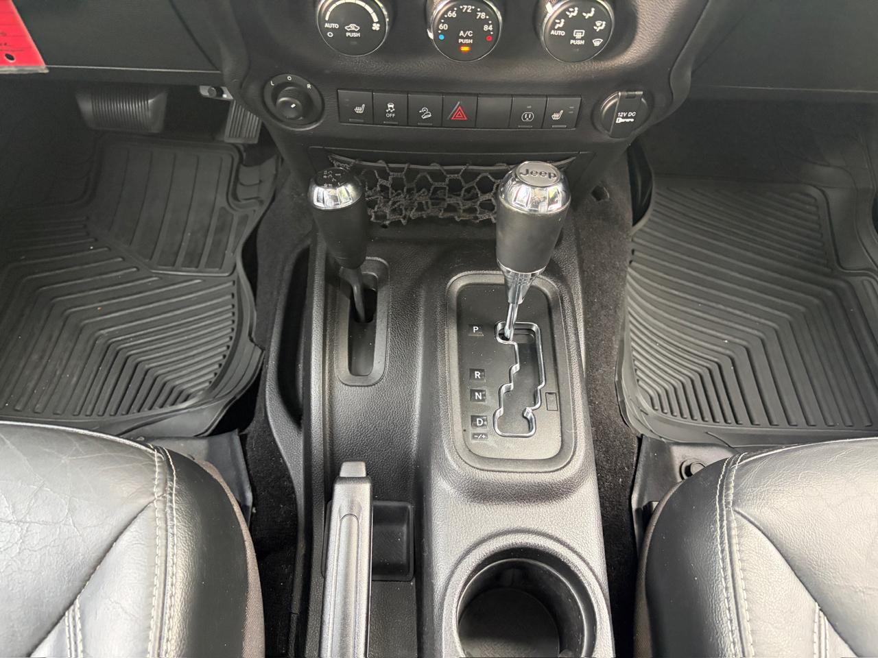Jeep Wrangler Unlimited Sahara 4WD 2015