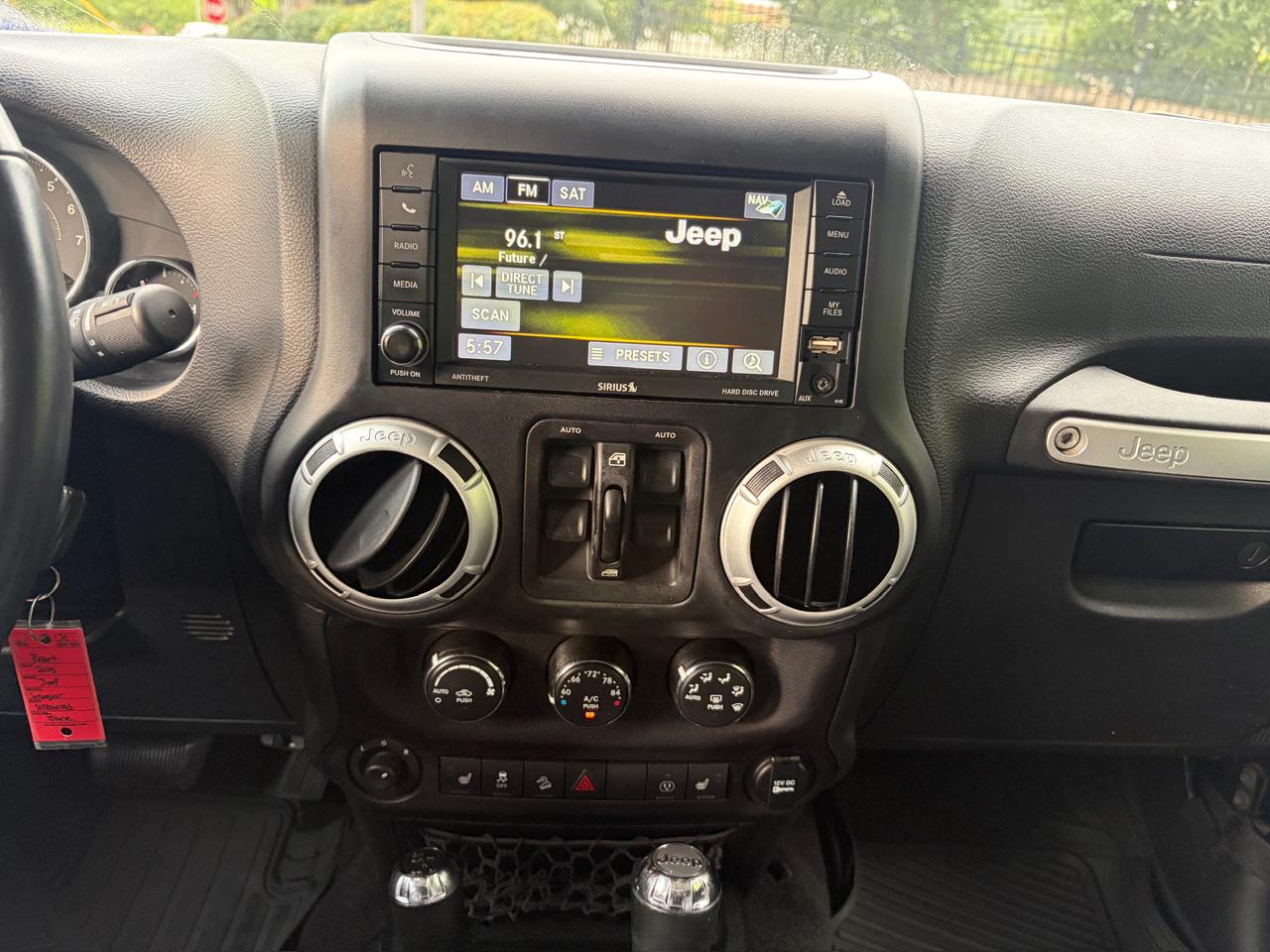Jeep Wrangler Unlimited Sahara 4WD 2015