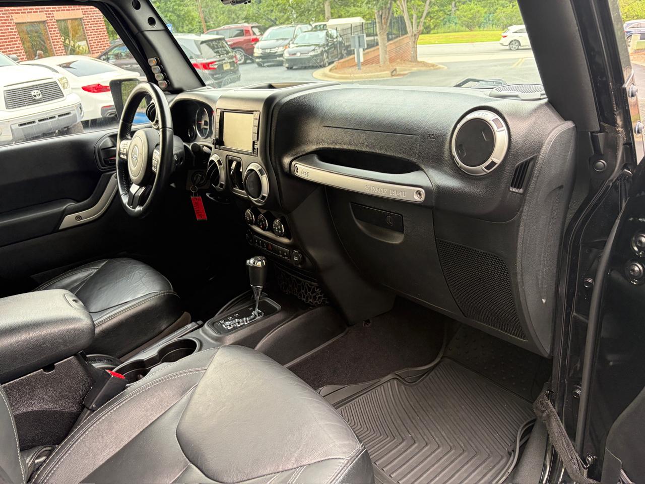 Jeep Wrangler Unlimited Sahara 4WD 2015