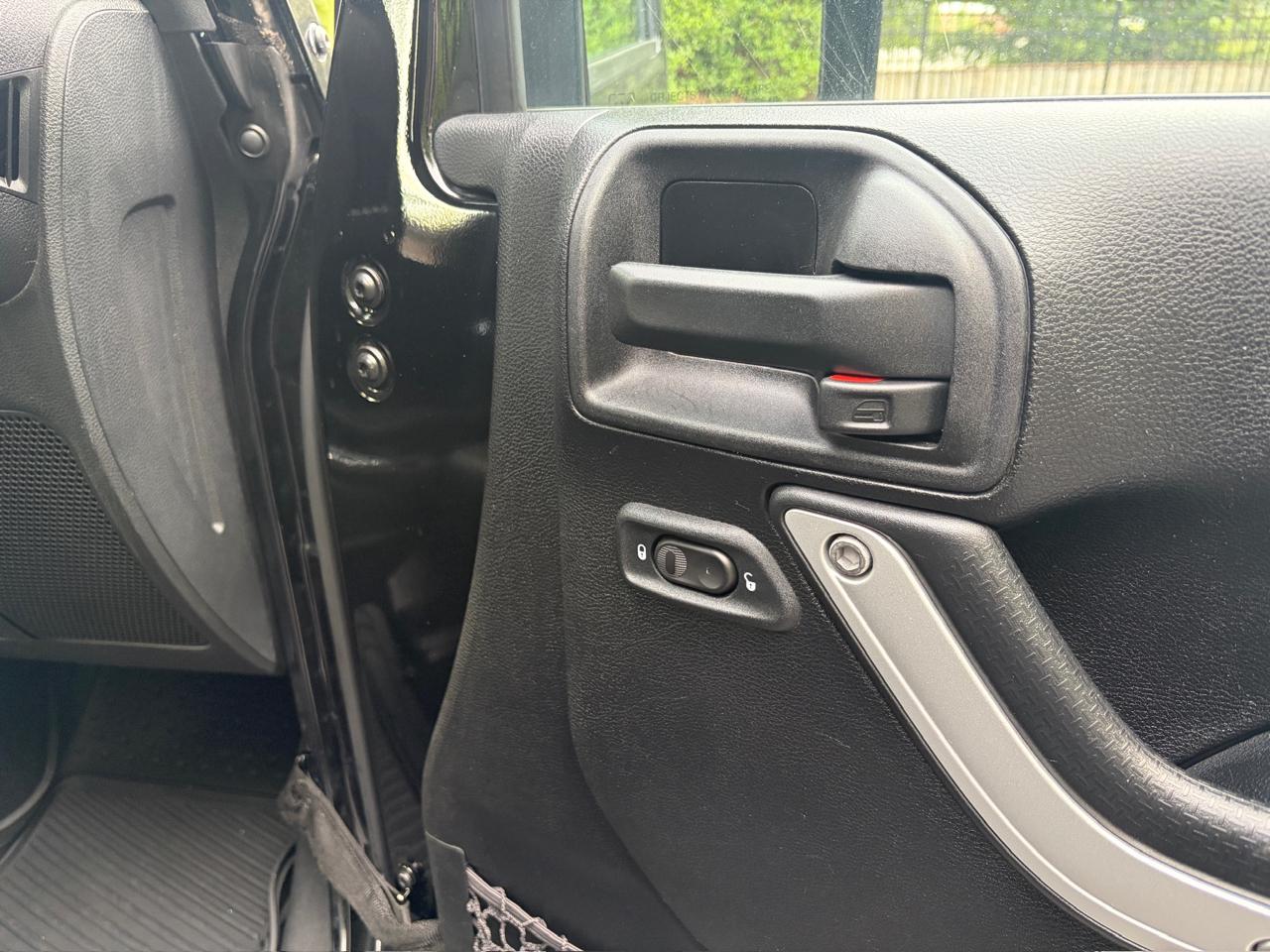 Jeep Wrangler Unlimited Sahara 4WD 2015