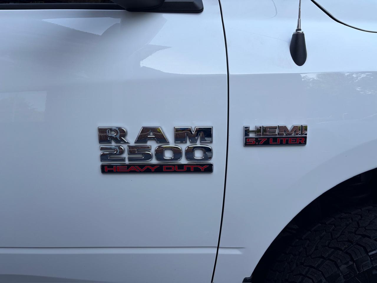 RAM 2500 SLT Crew Cab SWB 4WD 2017