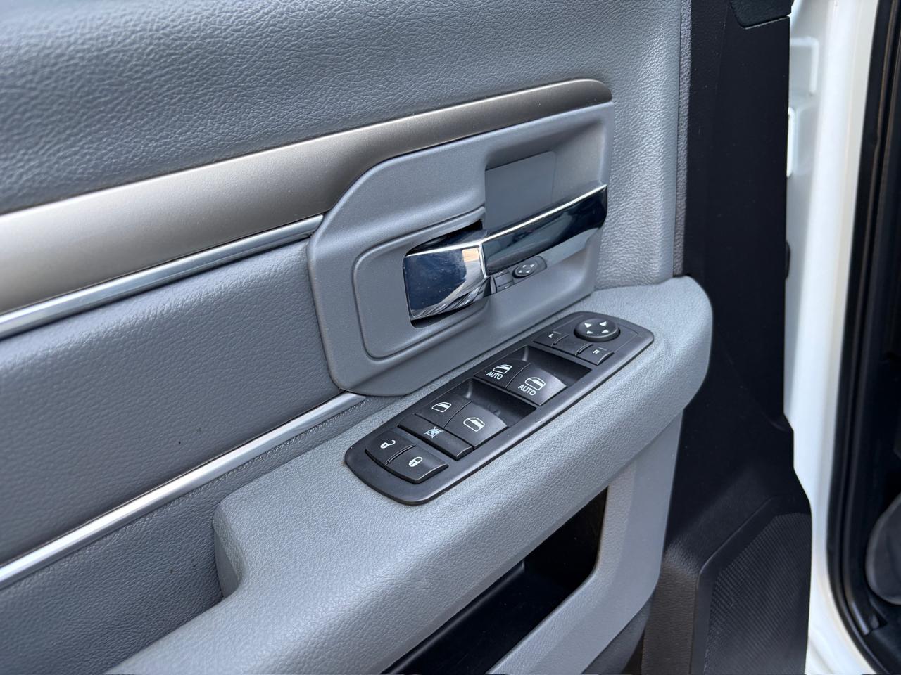 RAM 2500 SLT Crew Cab SWB 4WD 2017
