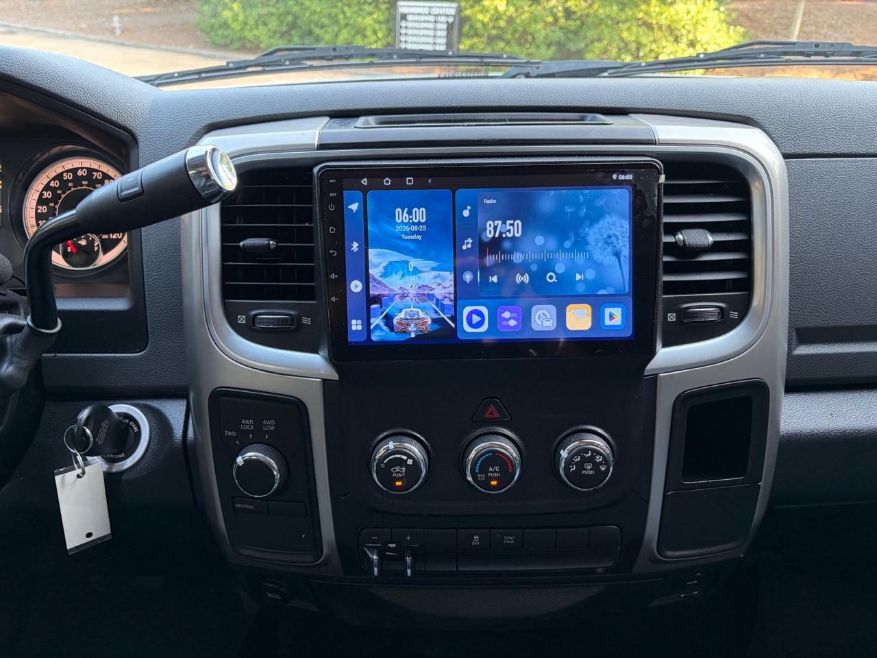 RAM 2500 SLT Crew Cab SWB 4WD 2017