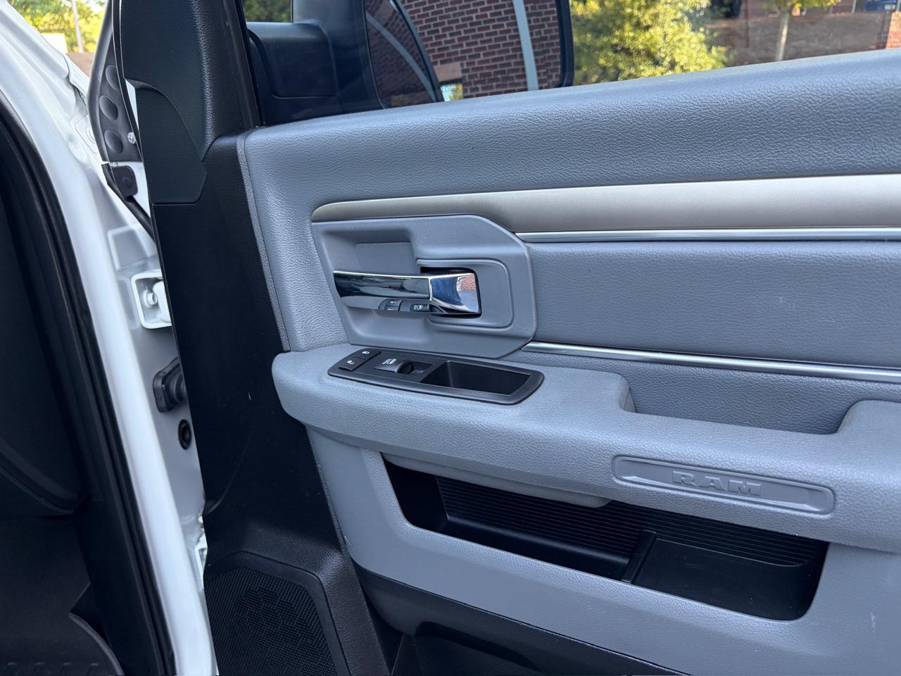 RAM 2500 SLT Crew Cab SWB 4WD 2017