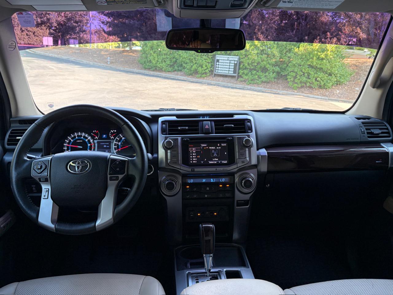 Toyota 4Runner Limited 2WD V6 2015