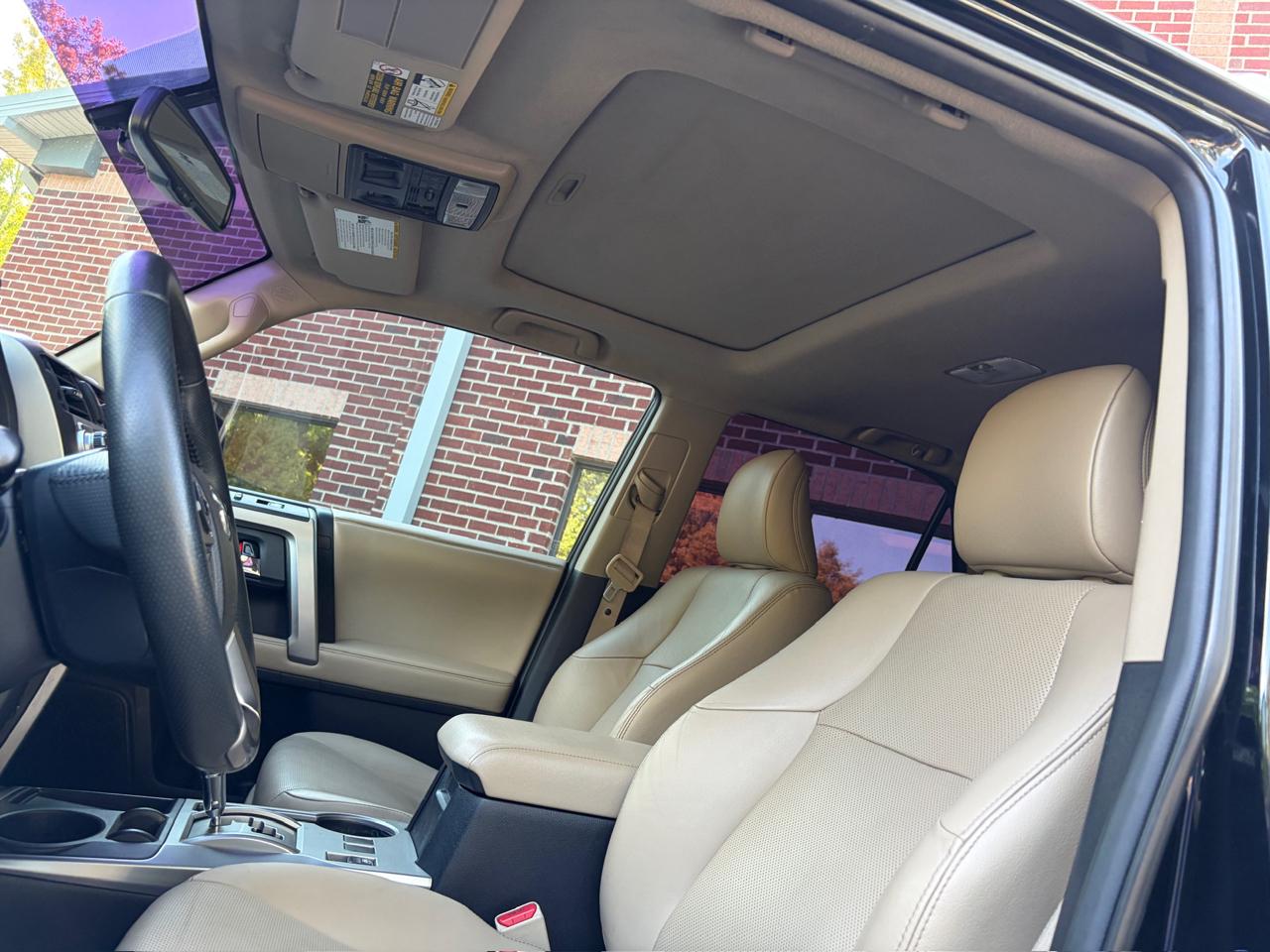Toyota 4Runner Limited 2WD V6 2015
