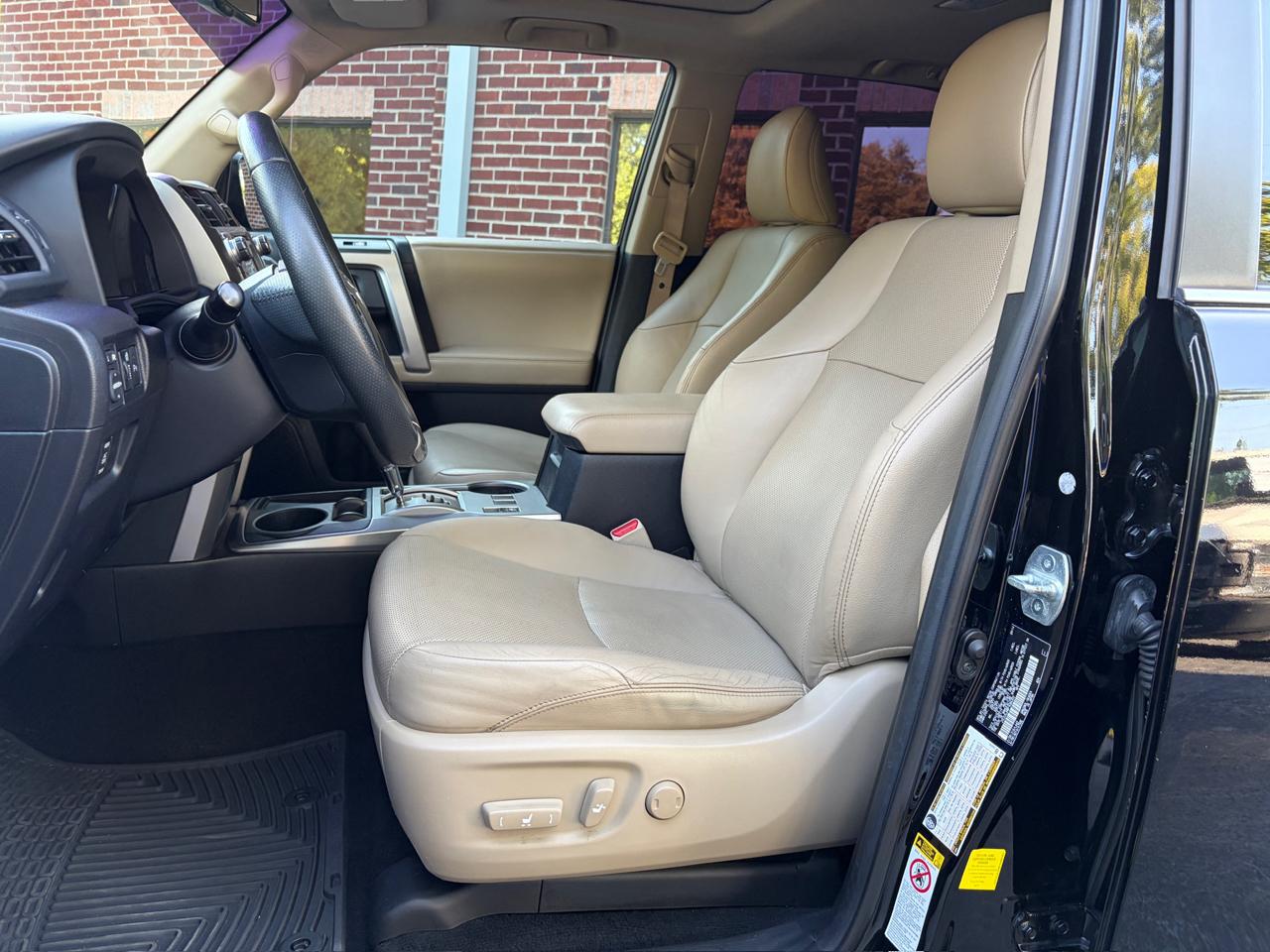 Toyota 4Runner Limited 2WD V6 2015