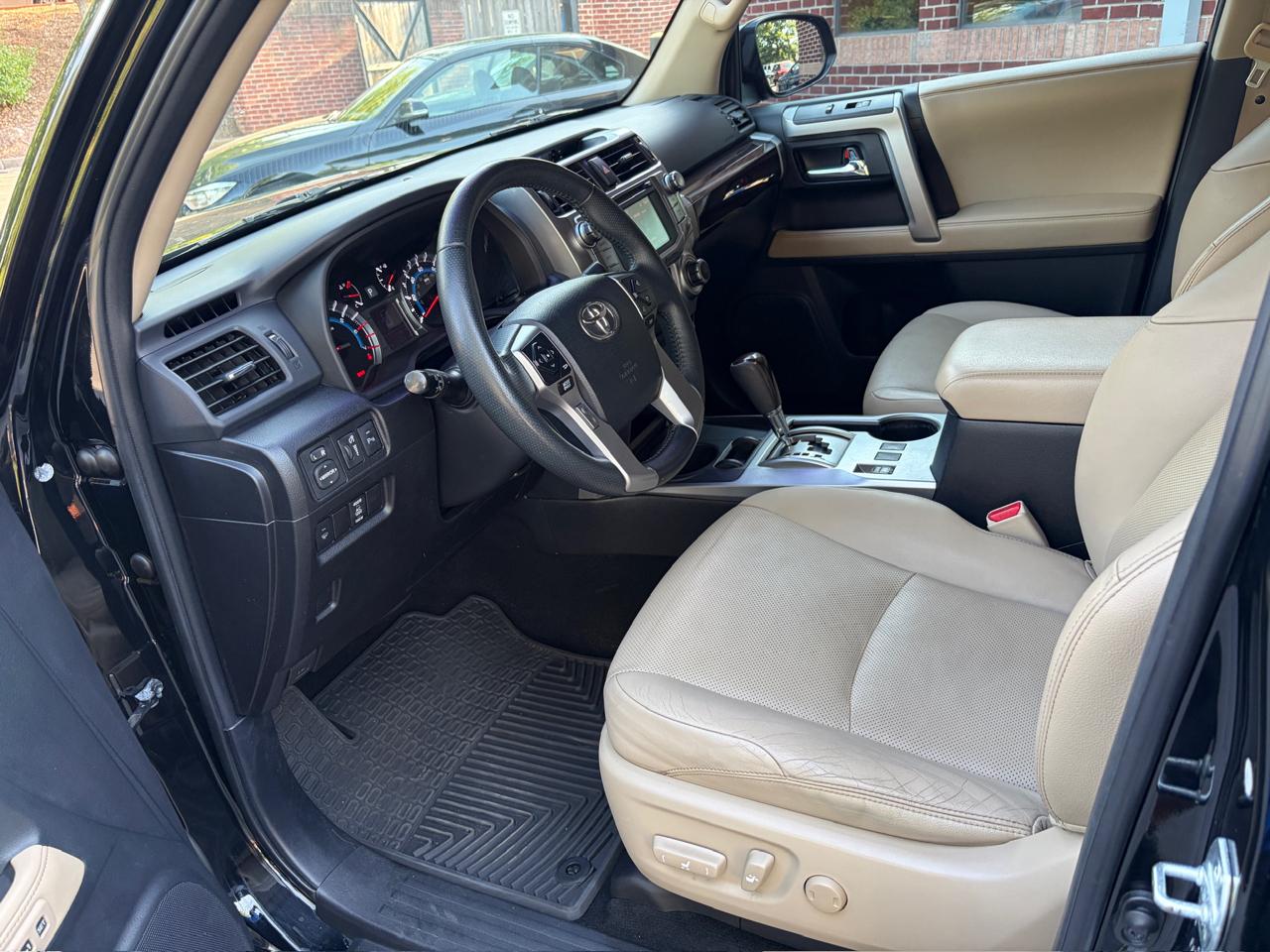 Toyota 4Runner Limited 2WD V6 2015