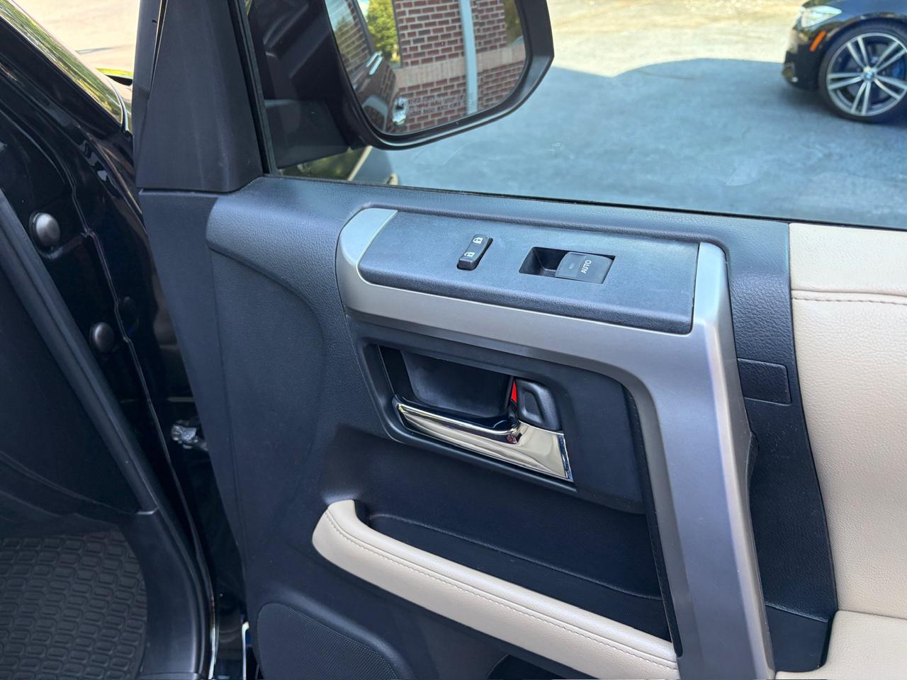Toyota 4Runner Limited 2WD V6 2015