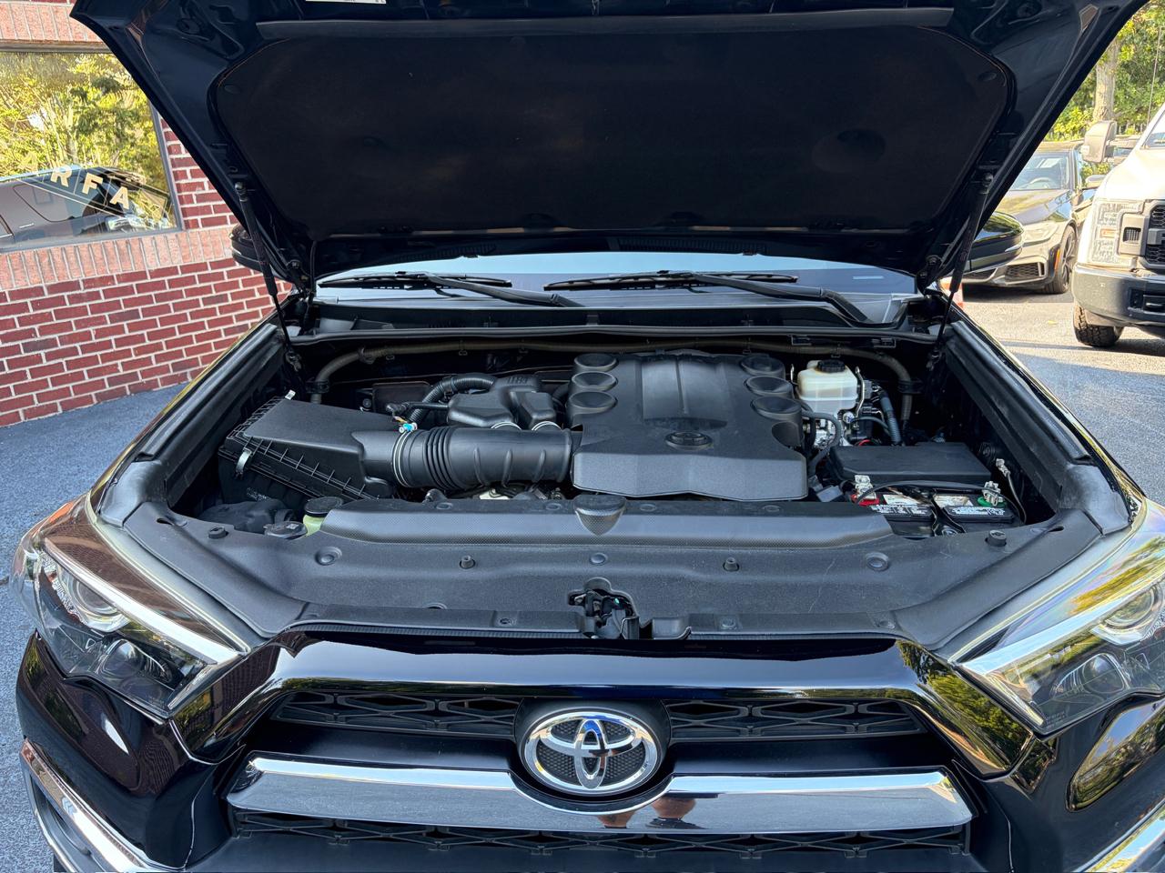 Toyota 4Runner Limited 2WD V6 2015