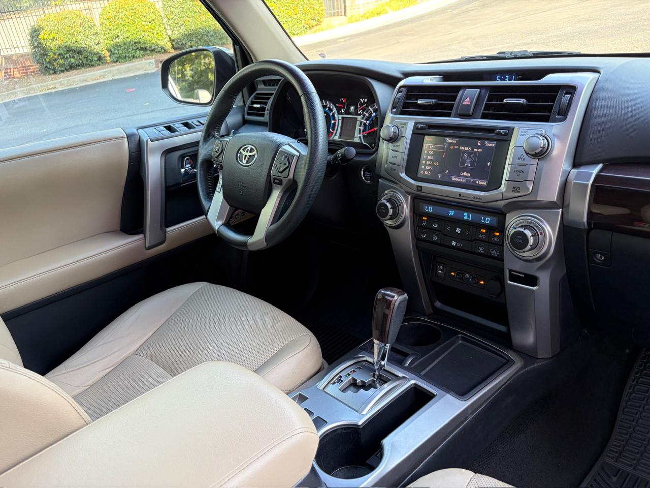 Toyota 4Runner Limited 2WD V6 2015