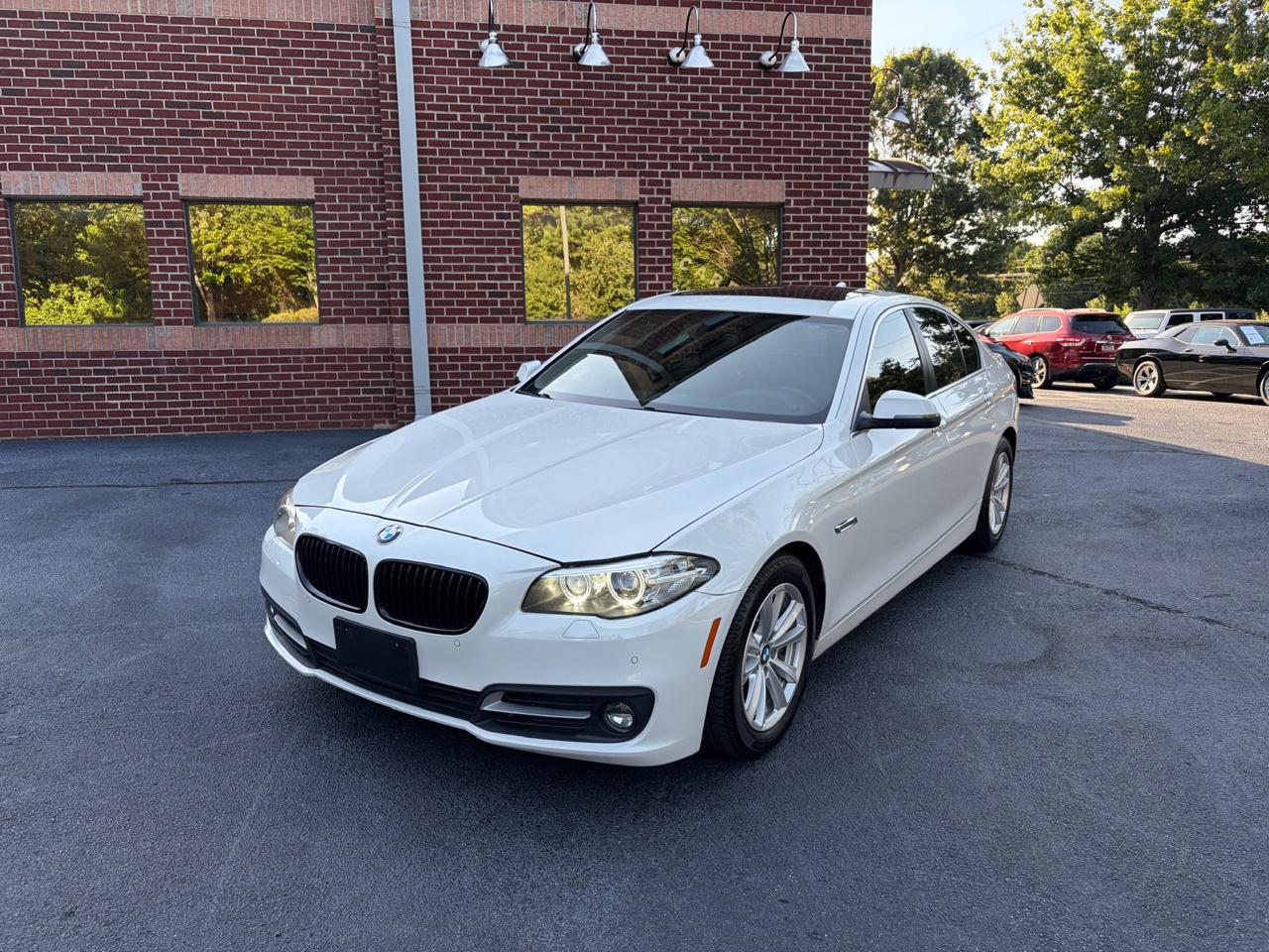 BMW 5-Series 528i 2016