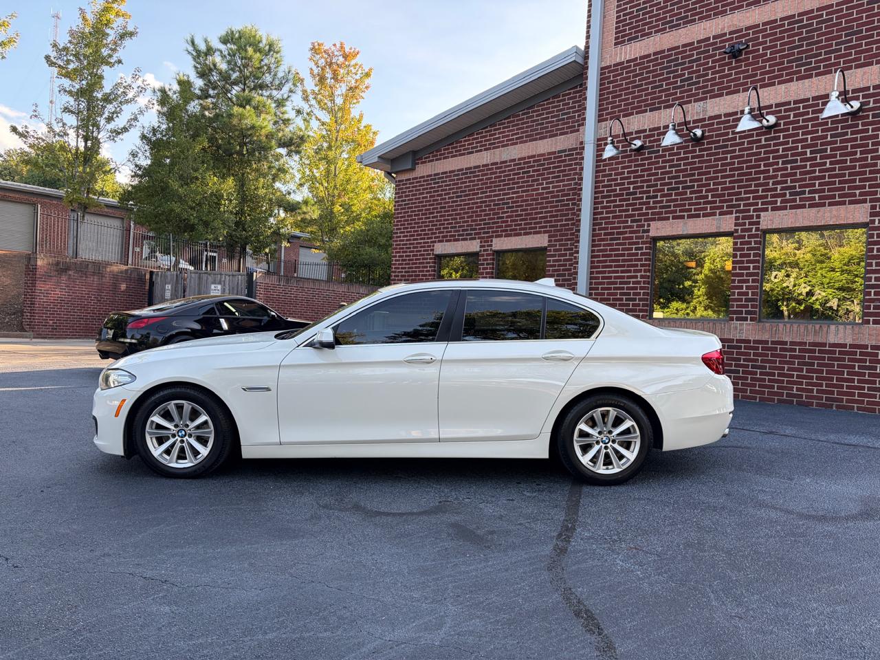 BMW 5-Series 528i 2016