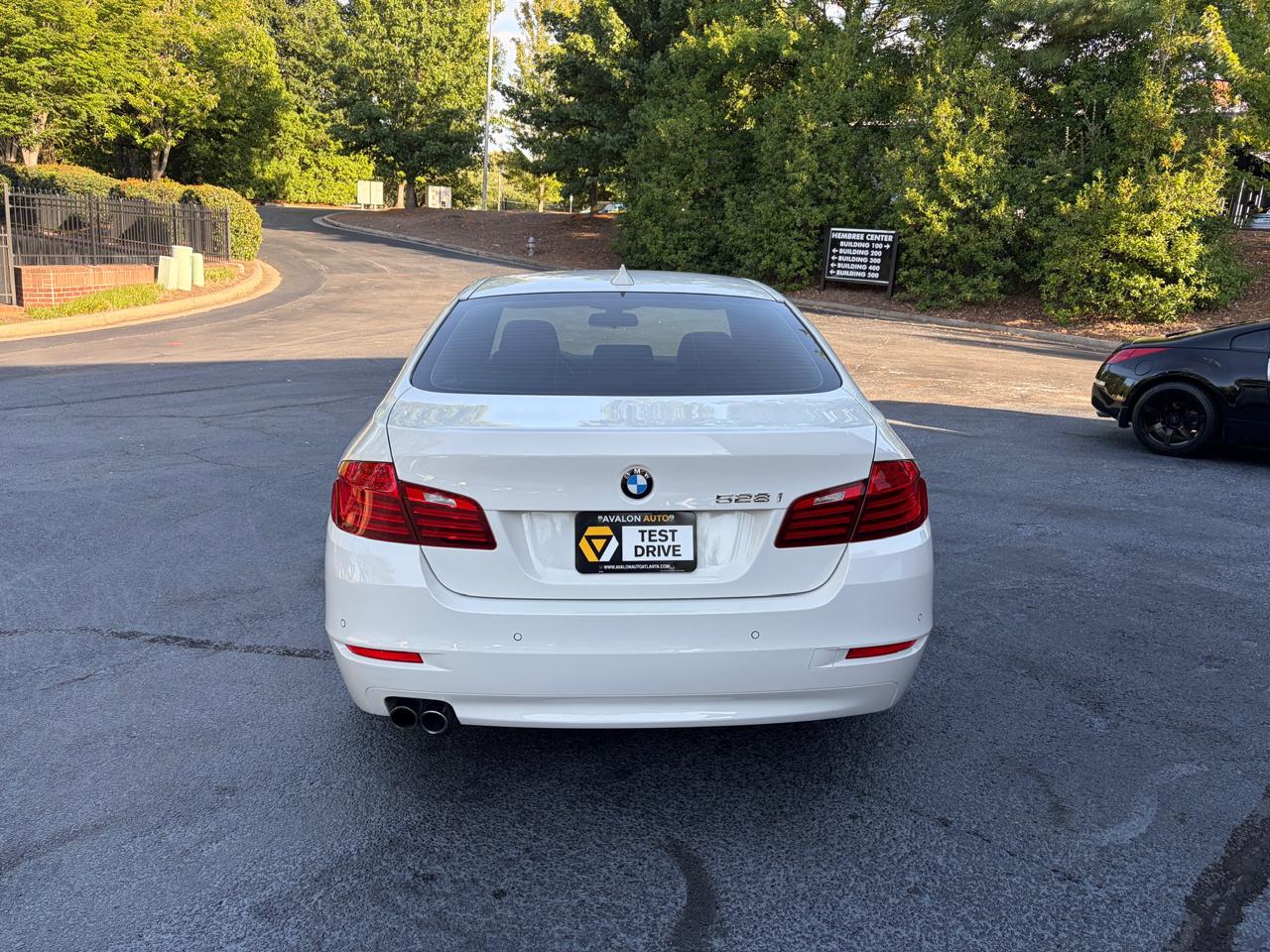 BMW 5-Series 528i 2016
