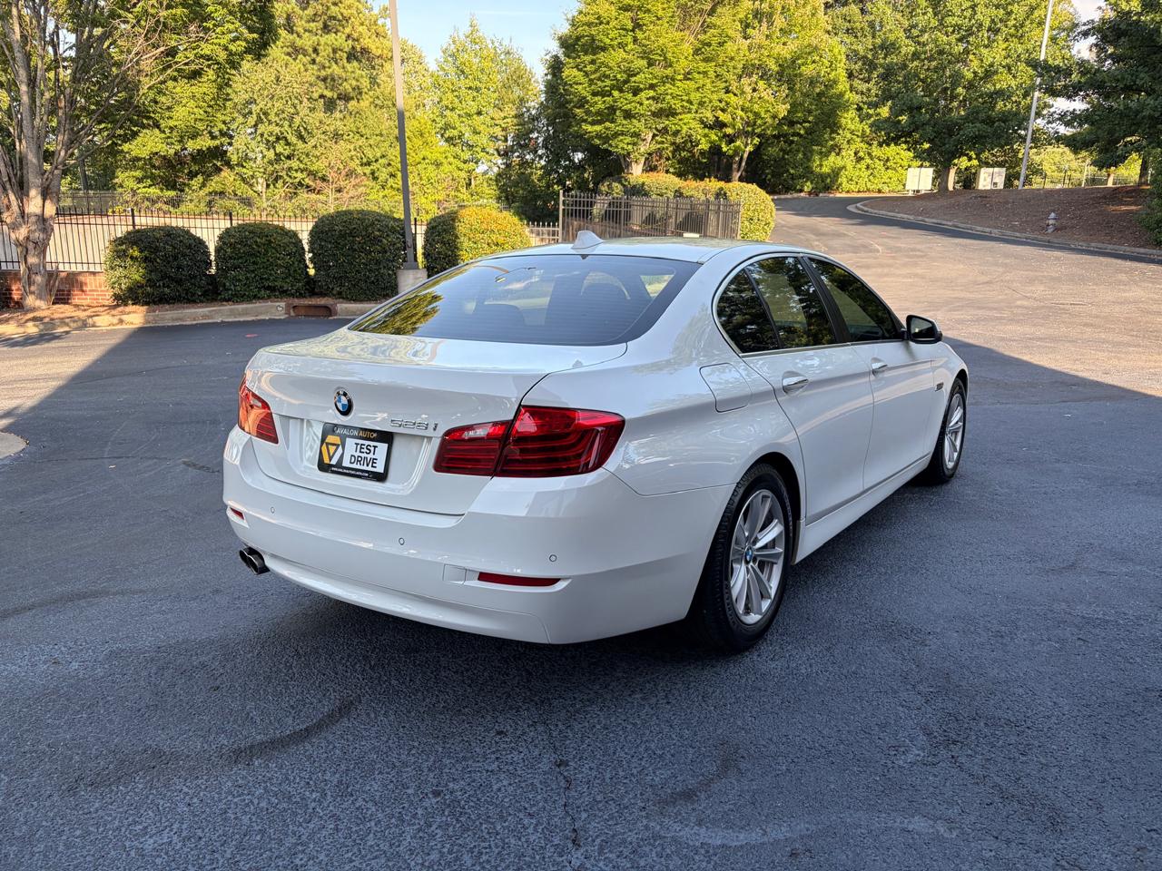BMW 5-Series 528i 2016
