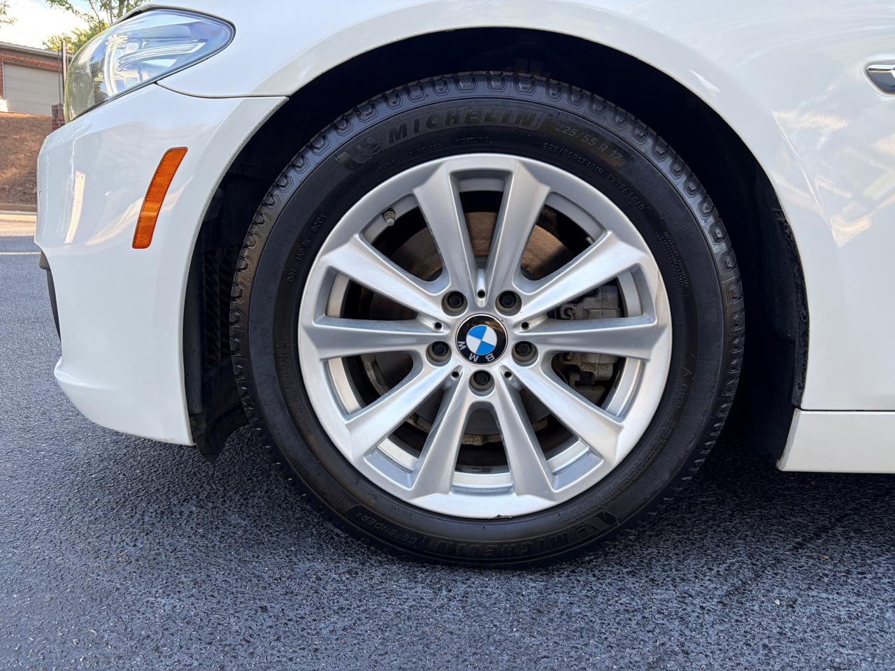 BMW 5-Series 528i 2016