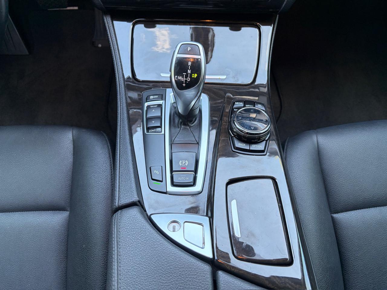 BMW 5-Series 528i 2016