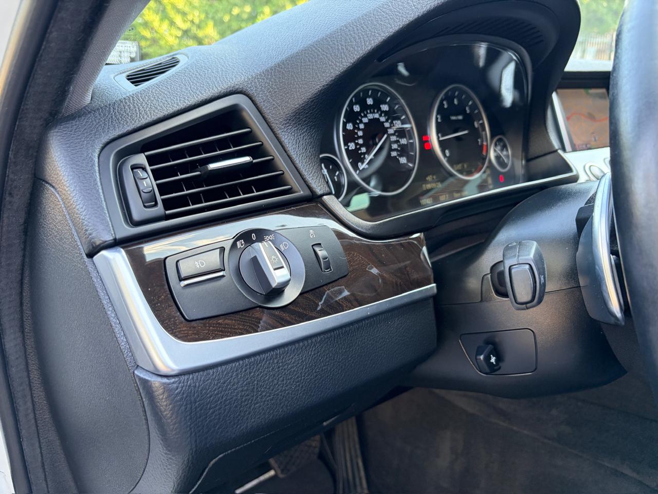 BMW 5-Series 528i 2016