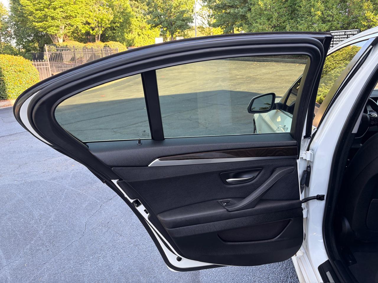 BMW 5-Series 528i 2016