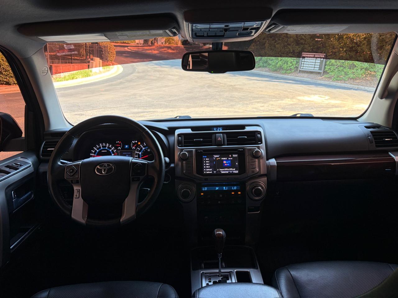 Toyota 4Runner Limited 2WD V6 2016