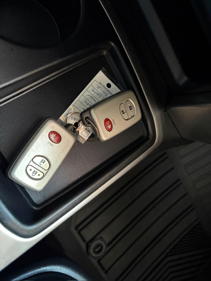 Toyota 4Runner Limited 2WD V6 2016