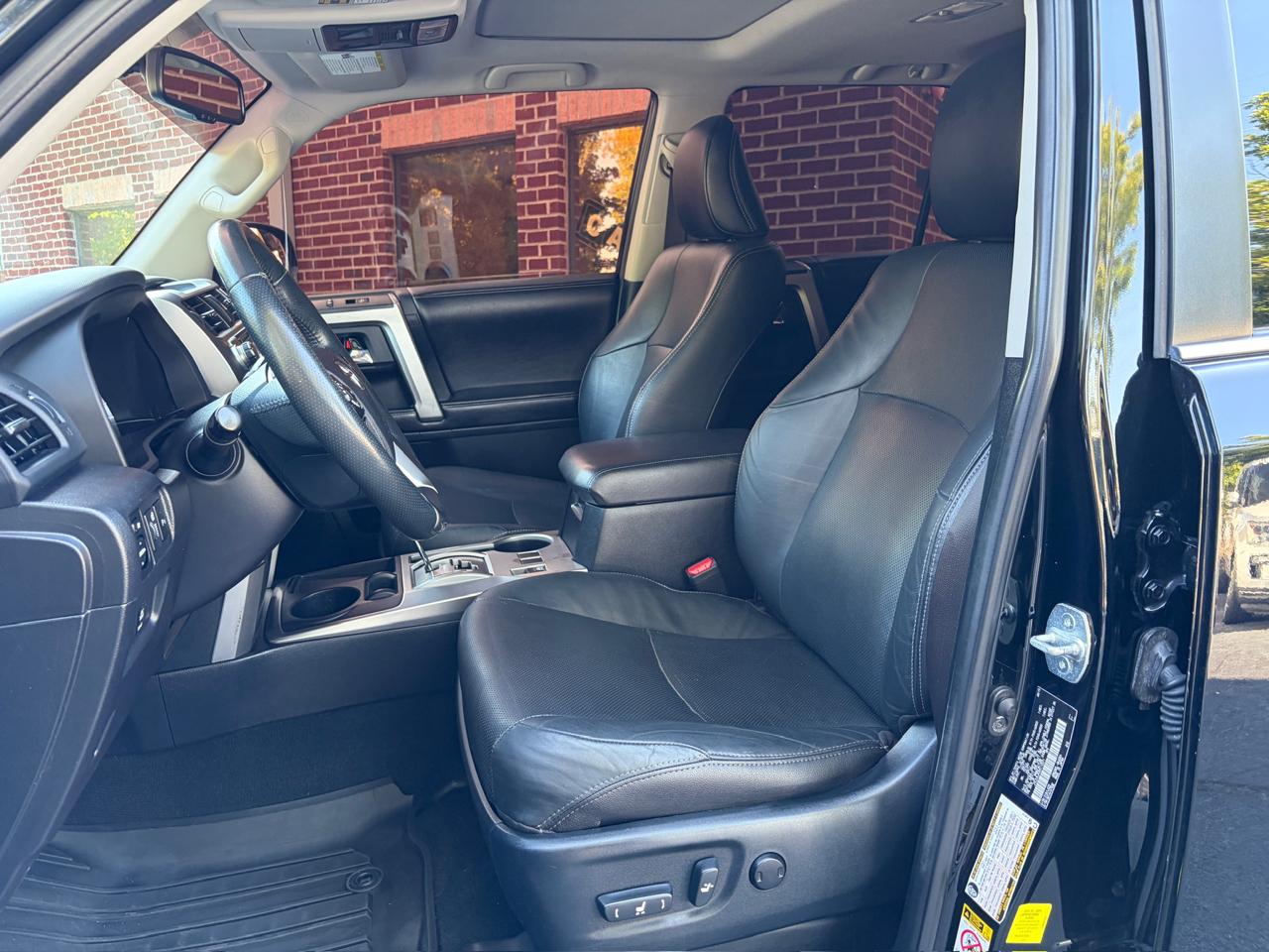 Toyota 4Runner Limited 2WD V6 2016