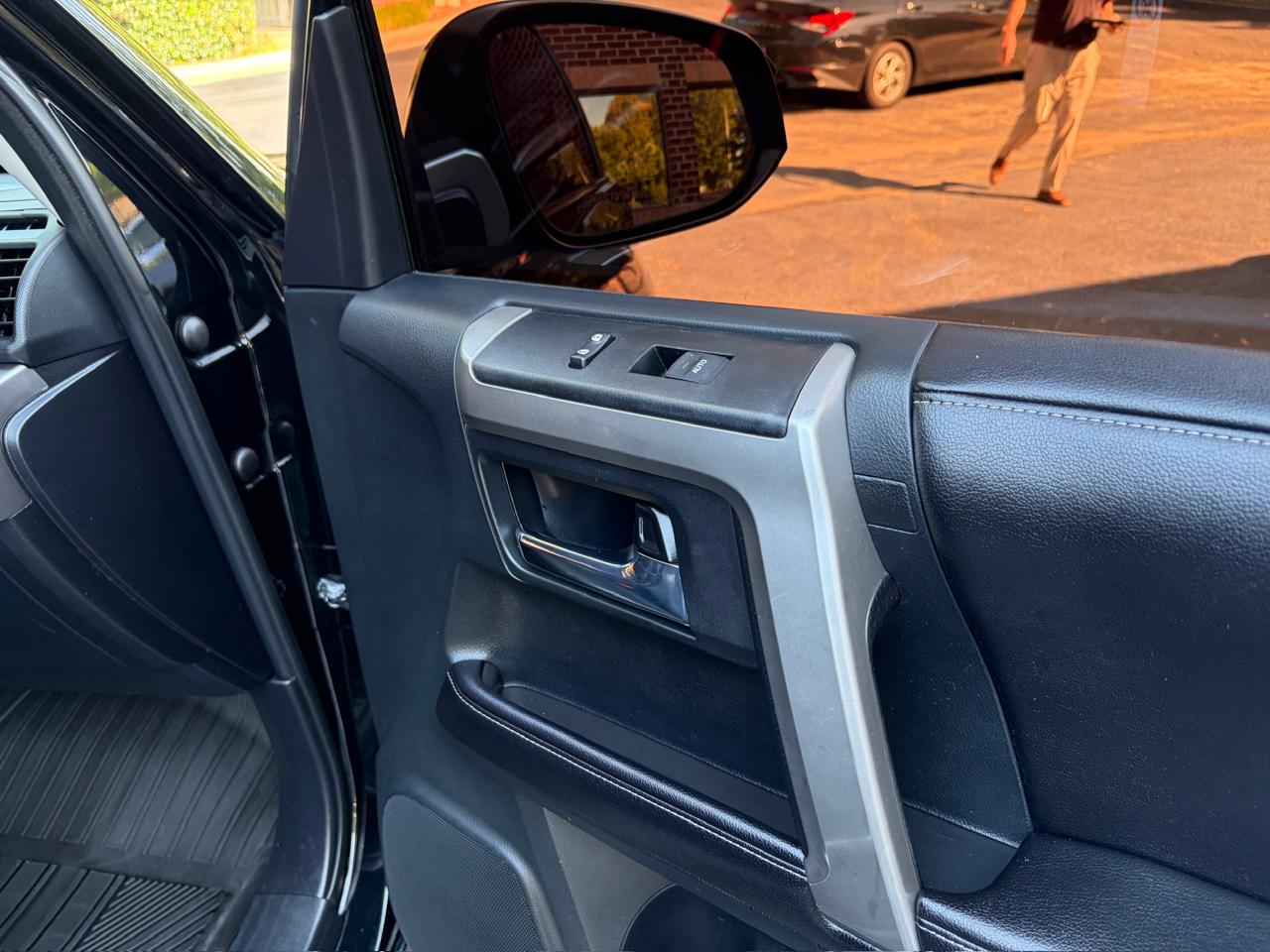 Toyota 4Runner Limited 2WD V6 2016
