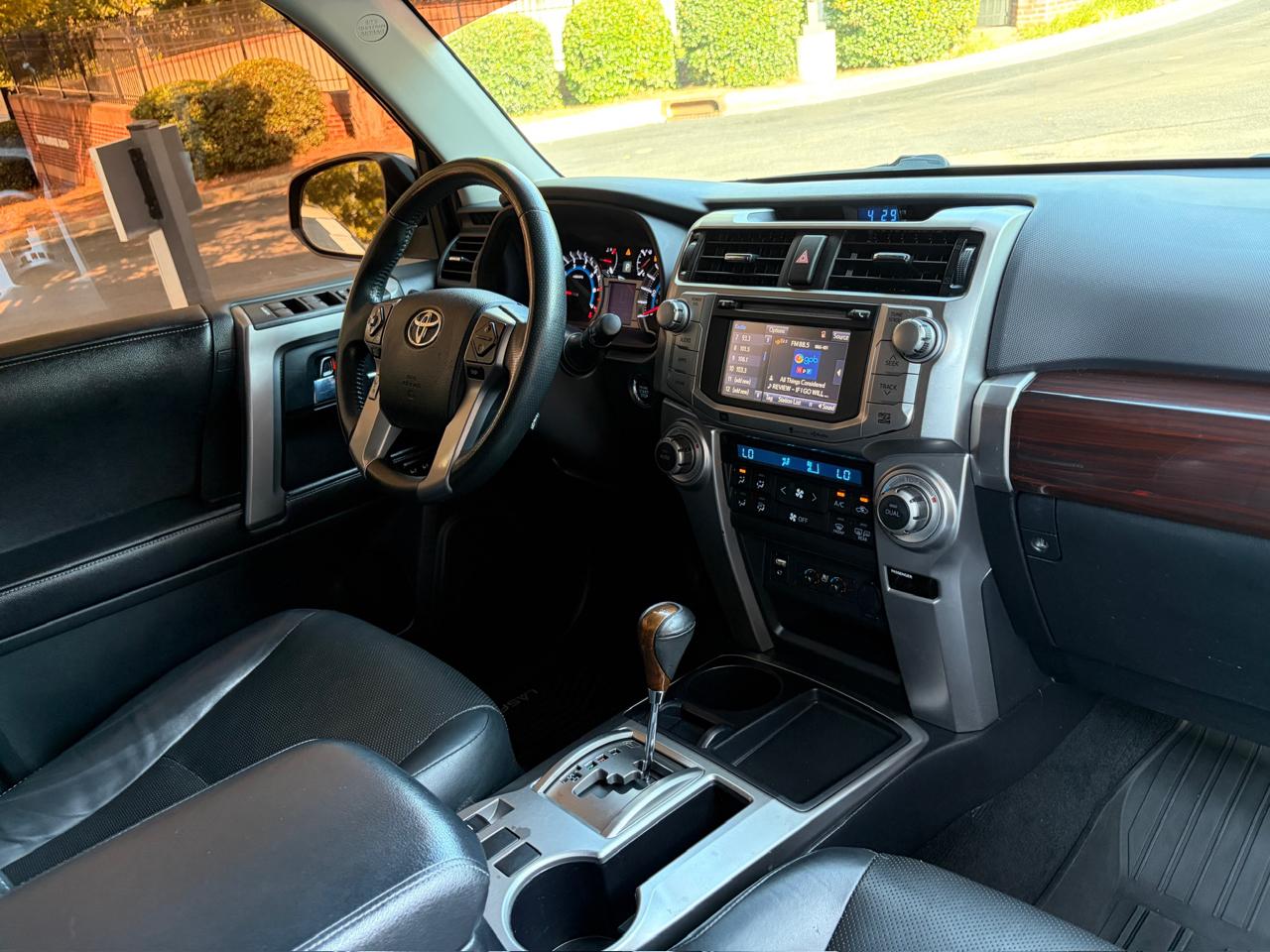 Toyota 4Runner Limited 2WD V6 2016
