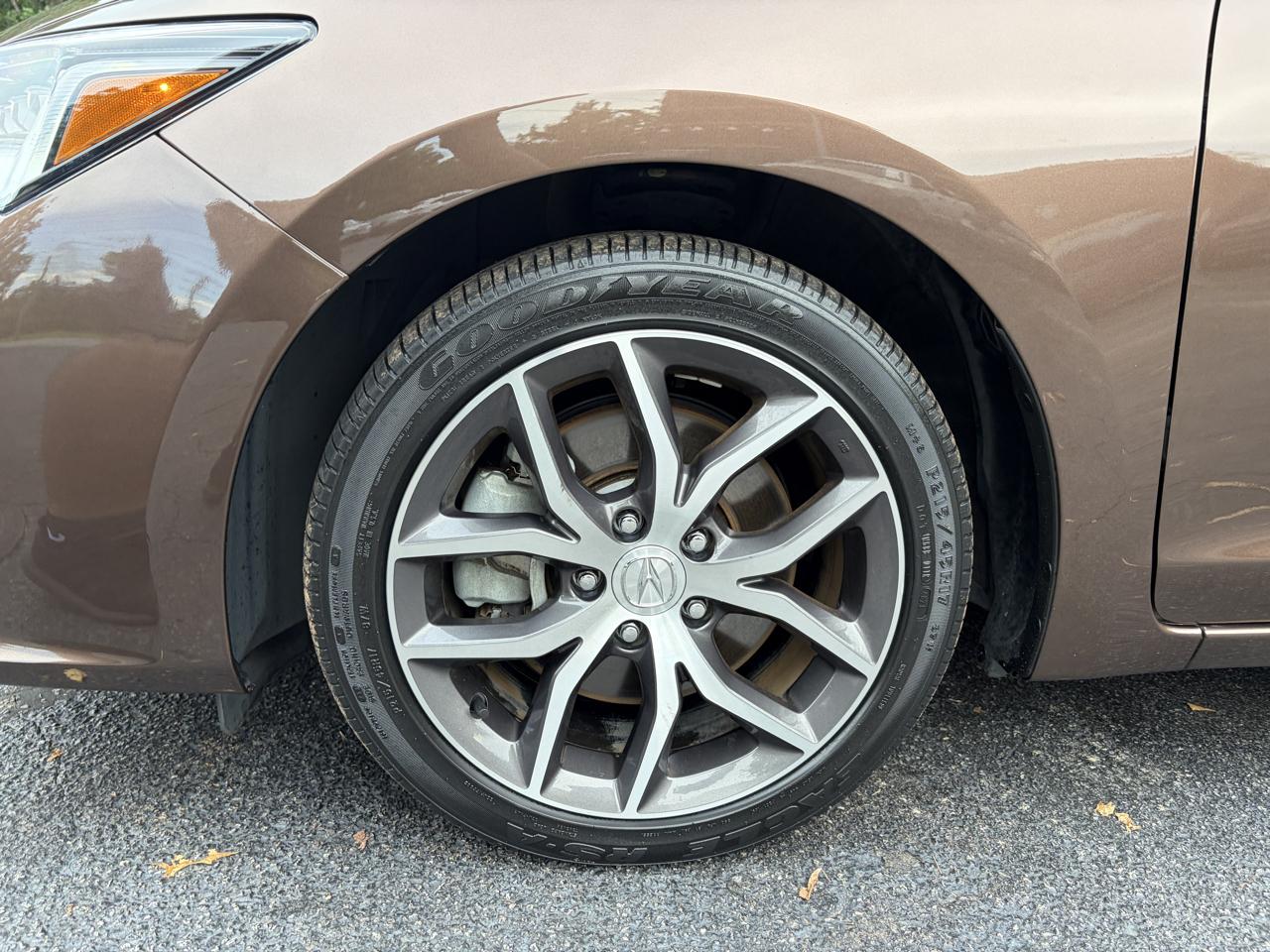 Acura ILX photo 13