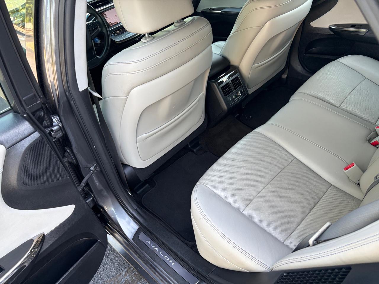 Toyota Avalon photo 30