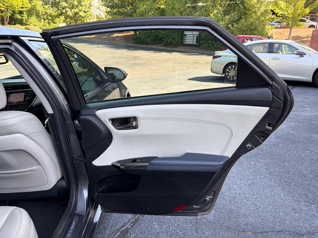 Toyota Avalon photo 35