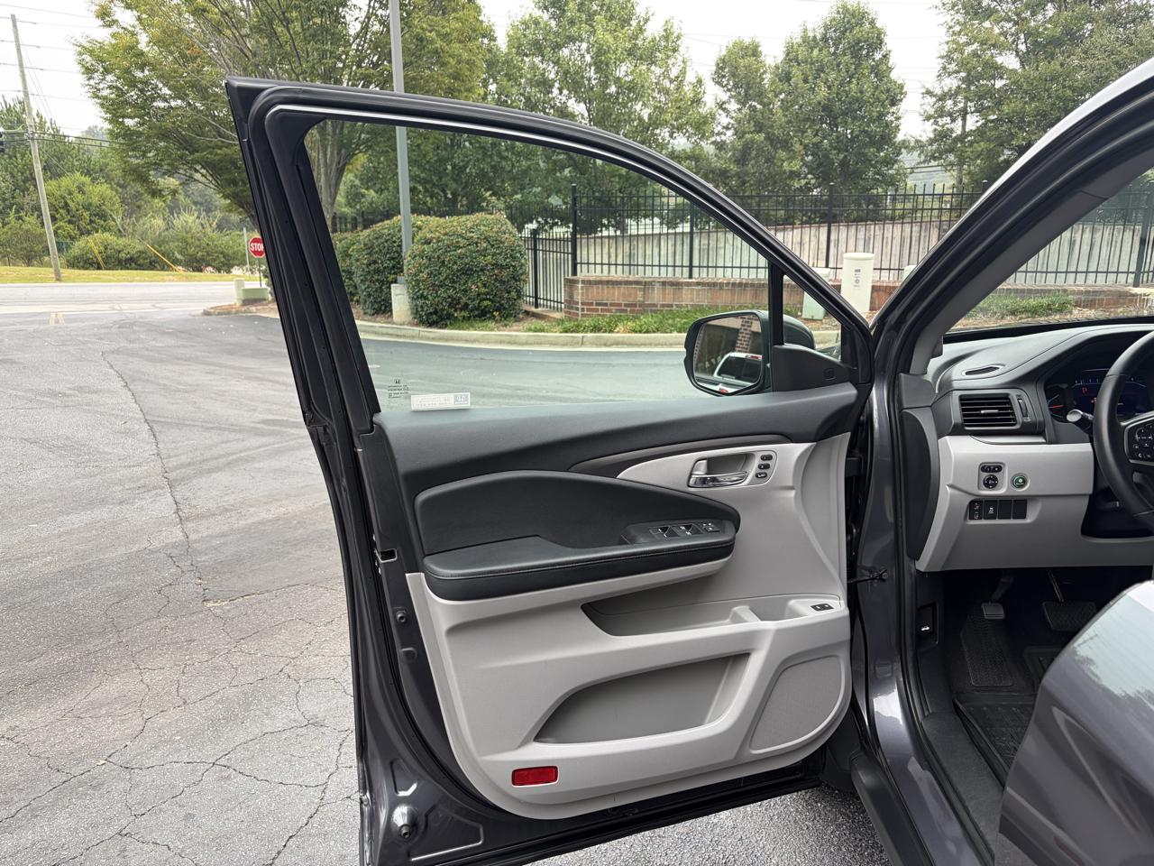 Honda Pilot EX-L w/Navigation and RES 2019