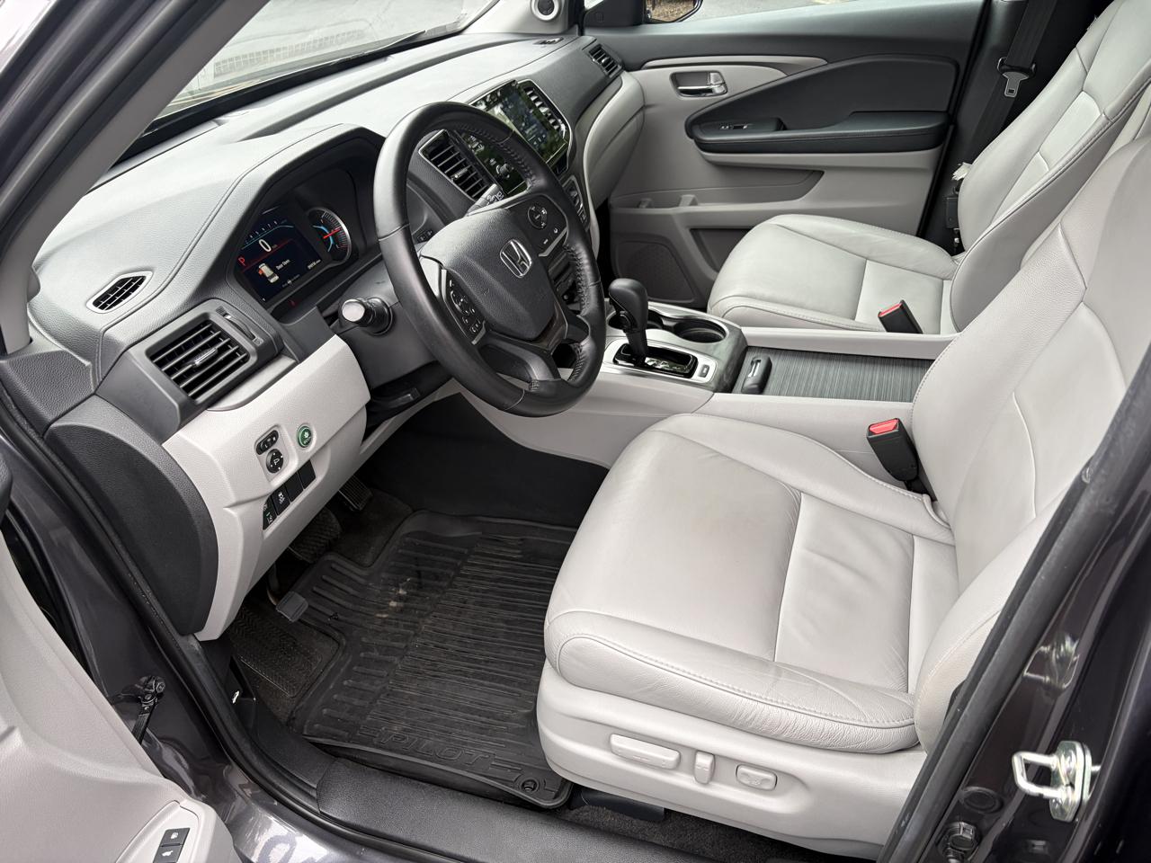 Honda Pilot EX-L w/Navigation and RES 2019