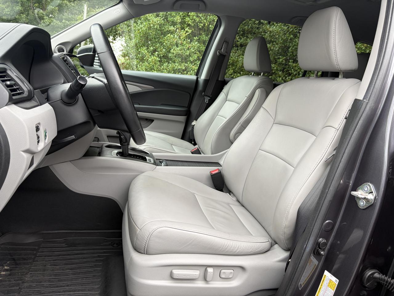 Honda Pilot EX-L w/Navigation and RES 2019