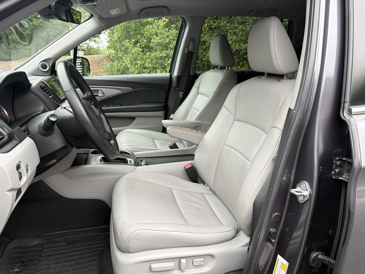 Honda Pilot EX-L w/Navigation and RES 2019