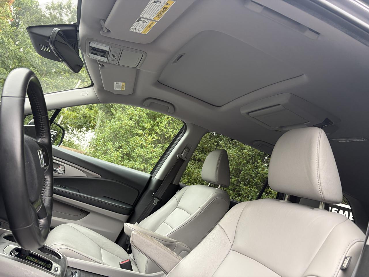Honda Pilot EX-L w/Navigation and RES 2019