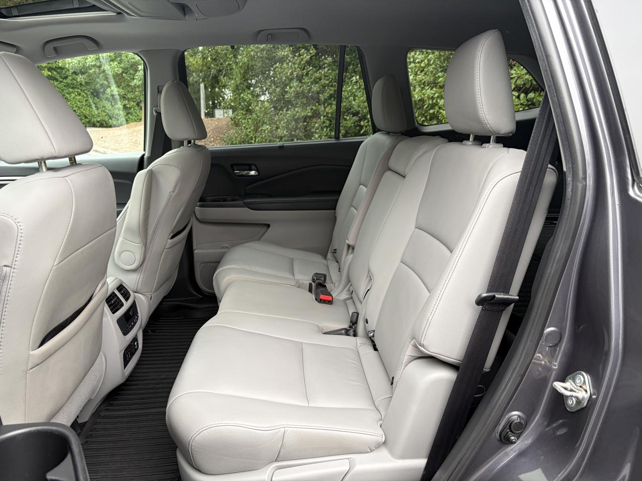 Honda Pilot EX-L w/Navigation and RES 2019