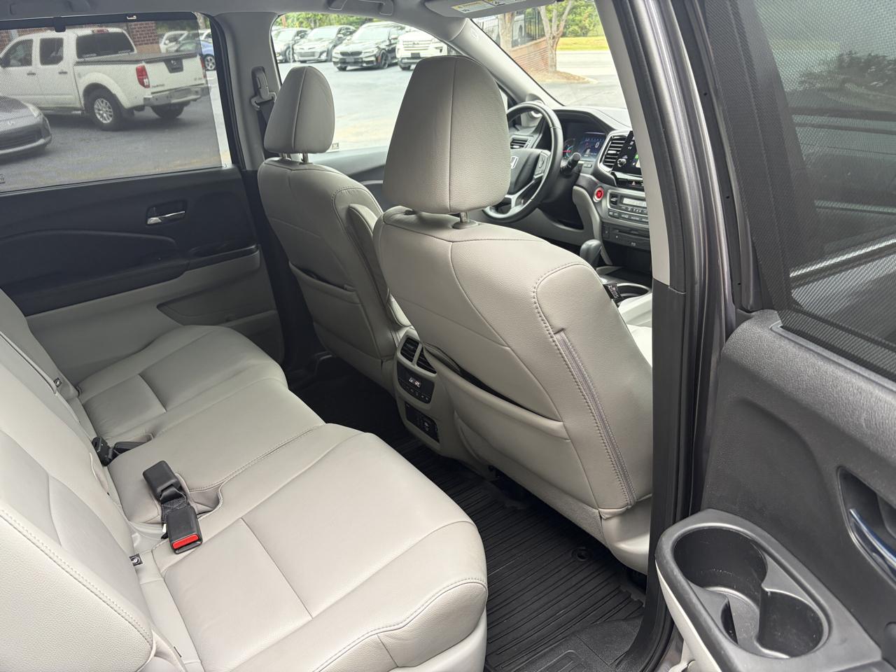 Honda Pilot EX-L w/Navigation and RES 2019