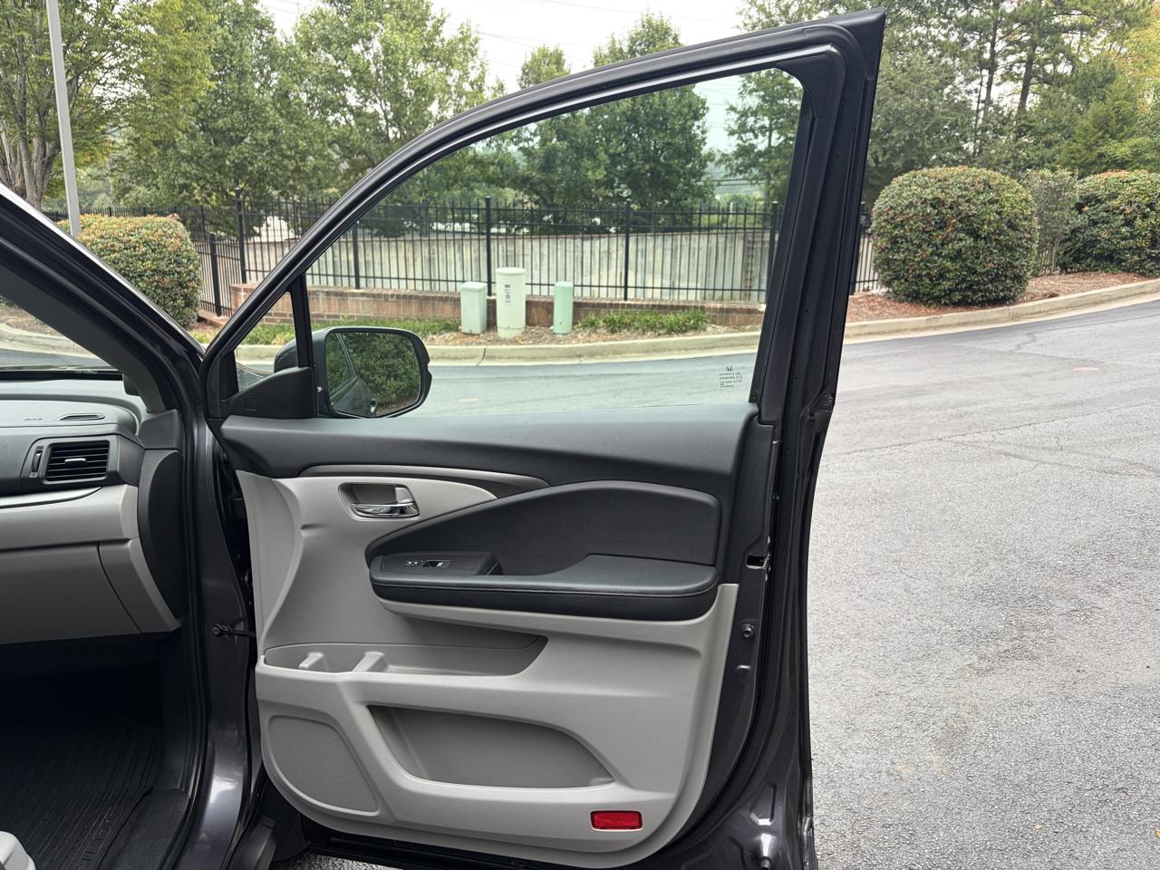 Honda Pilot EX-L w/Navigation and RES 2019