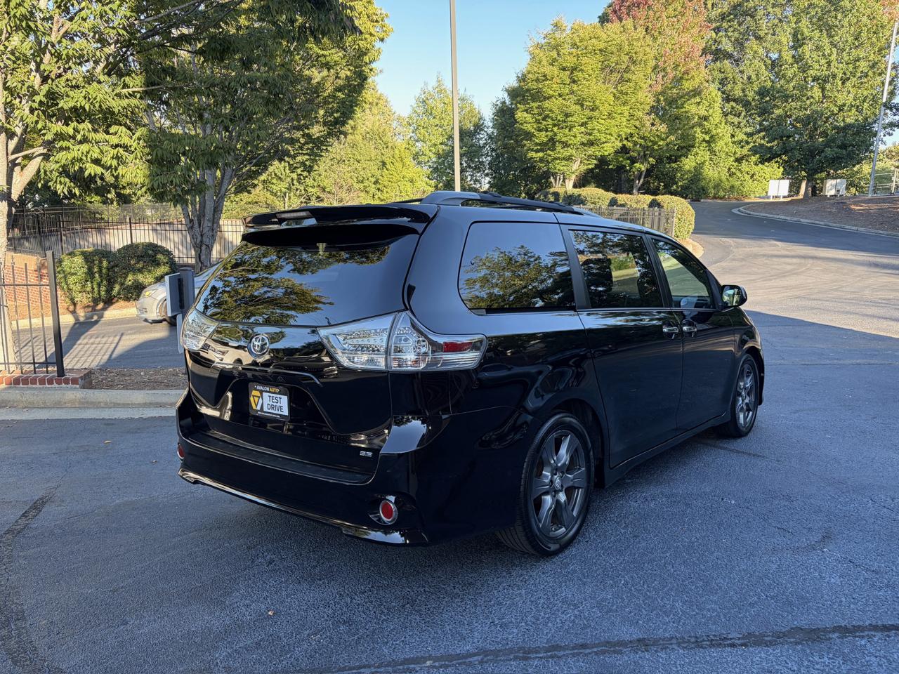 Toyota Sienna SE 8-Passenger 2017
