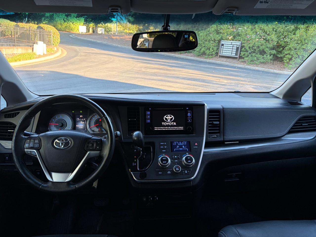 Toyota Sienna SE 8-Passenger 2017