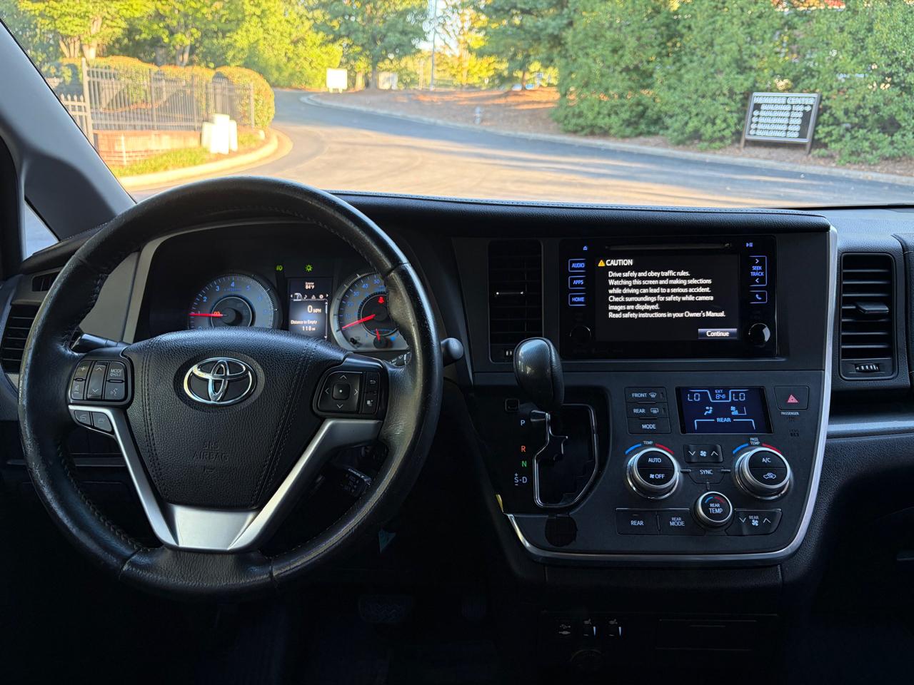 Toyota Sienna SE 8-Passenger 2017