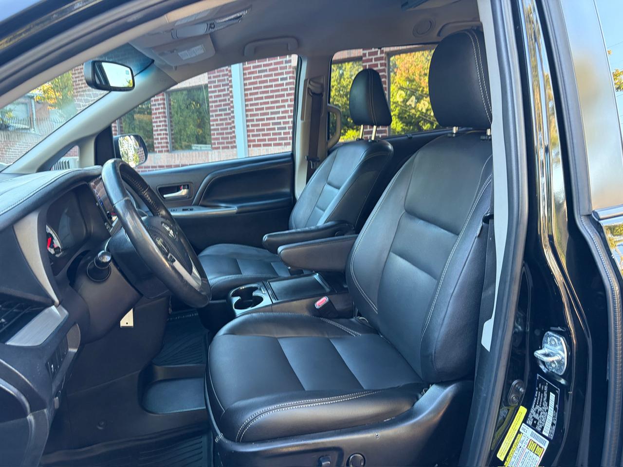Toyota Sienna SE 8-Passenger 2017