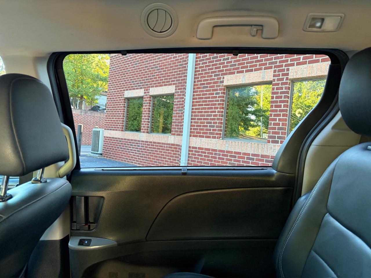 Toyota Sienna SE 8-Passenger 2017