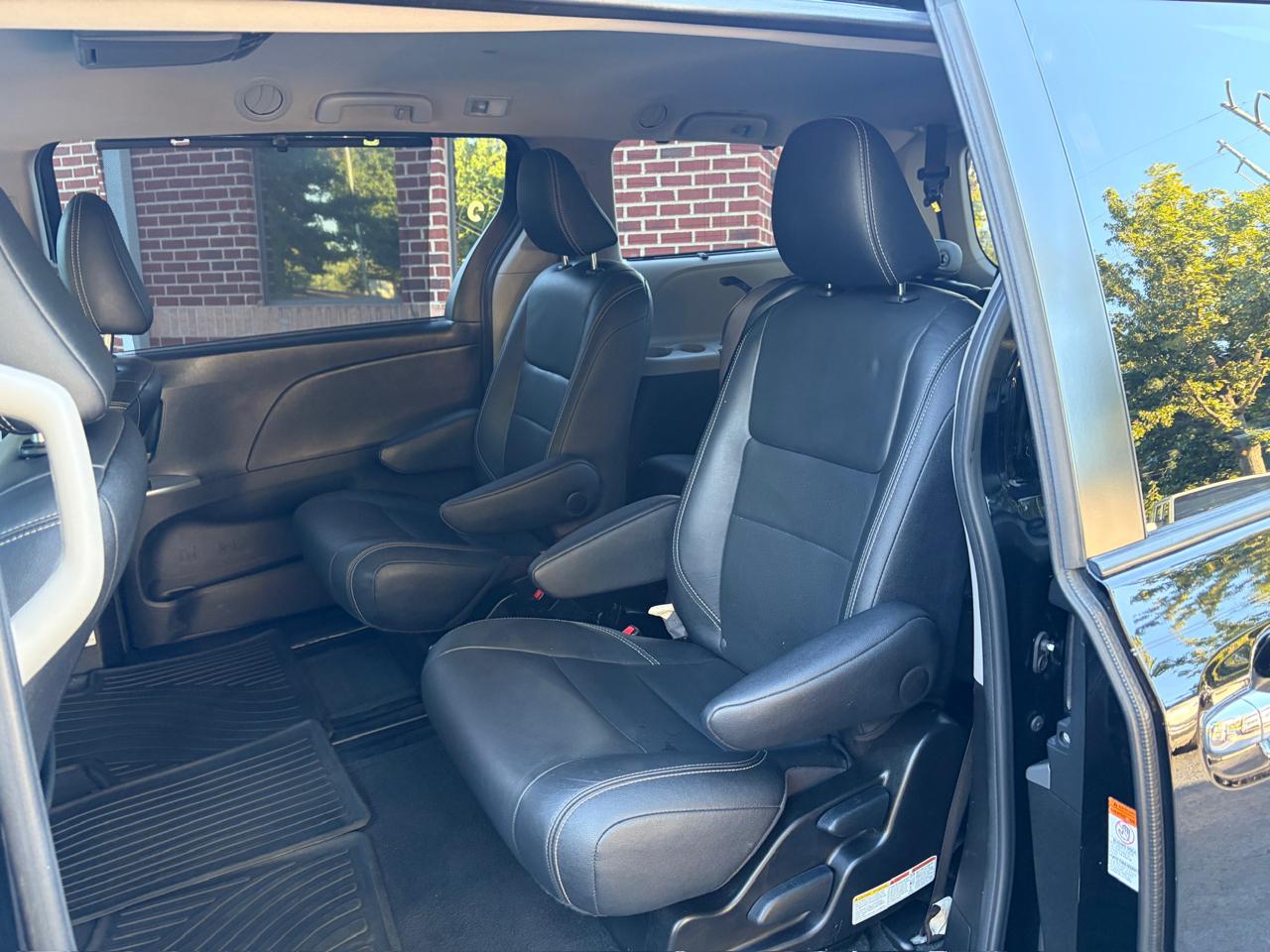 Toyota Sienna SE 8-Passenger 2017