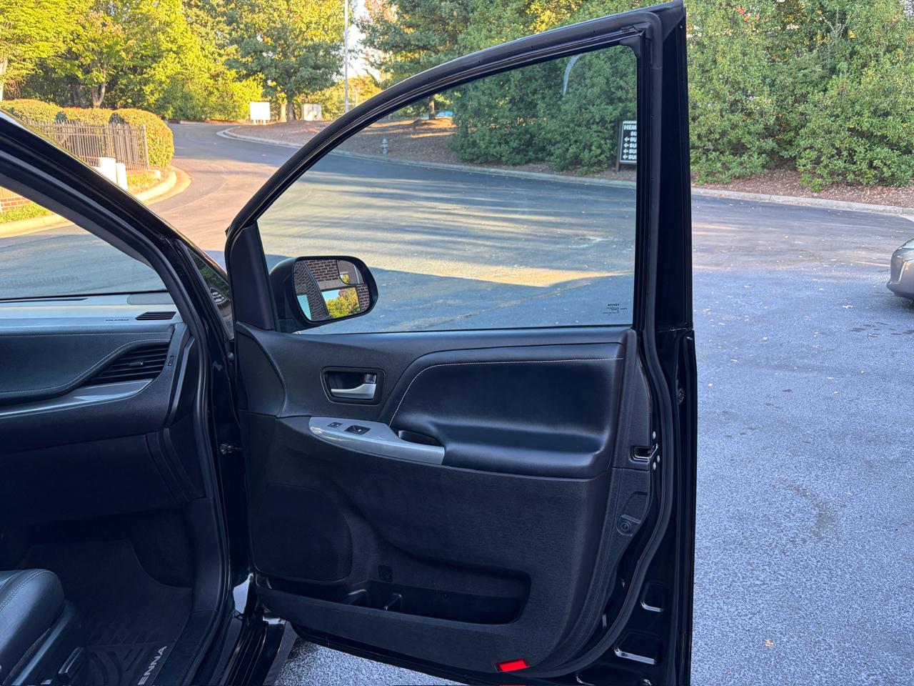 Toyota Sienna SE 8-Passenger 2017
